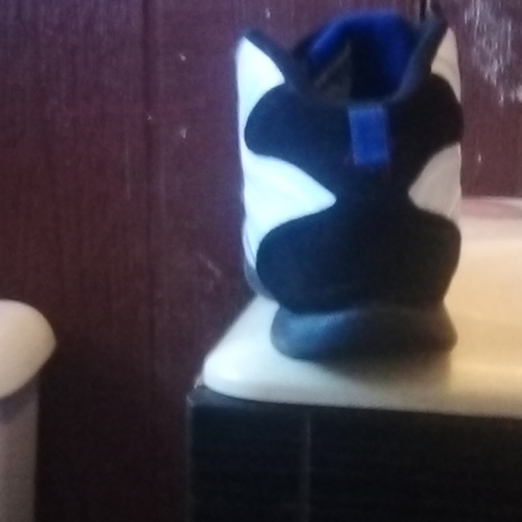 Shoes - Picture 4 of 4